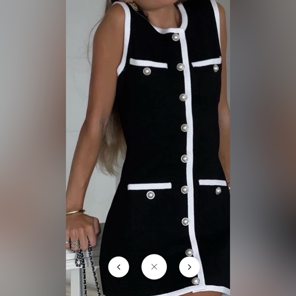 Classy trimmed dress with buttons